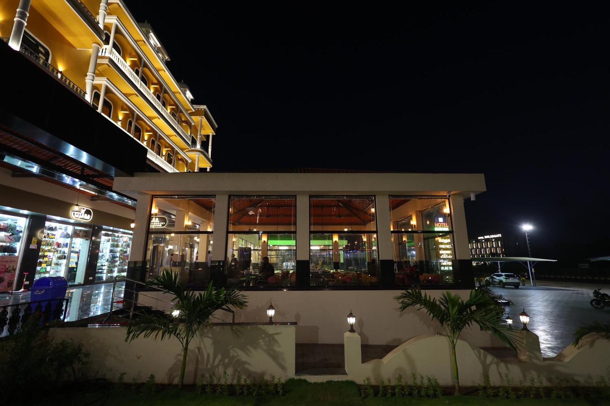 Hotel Grand Haveli Achad Exteriér fotografie