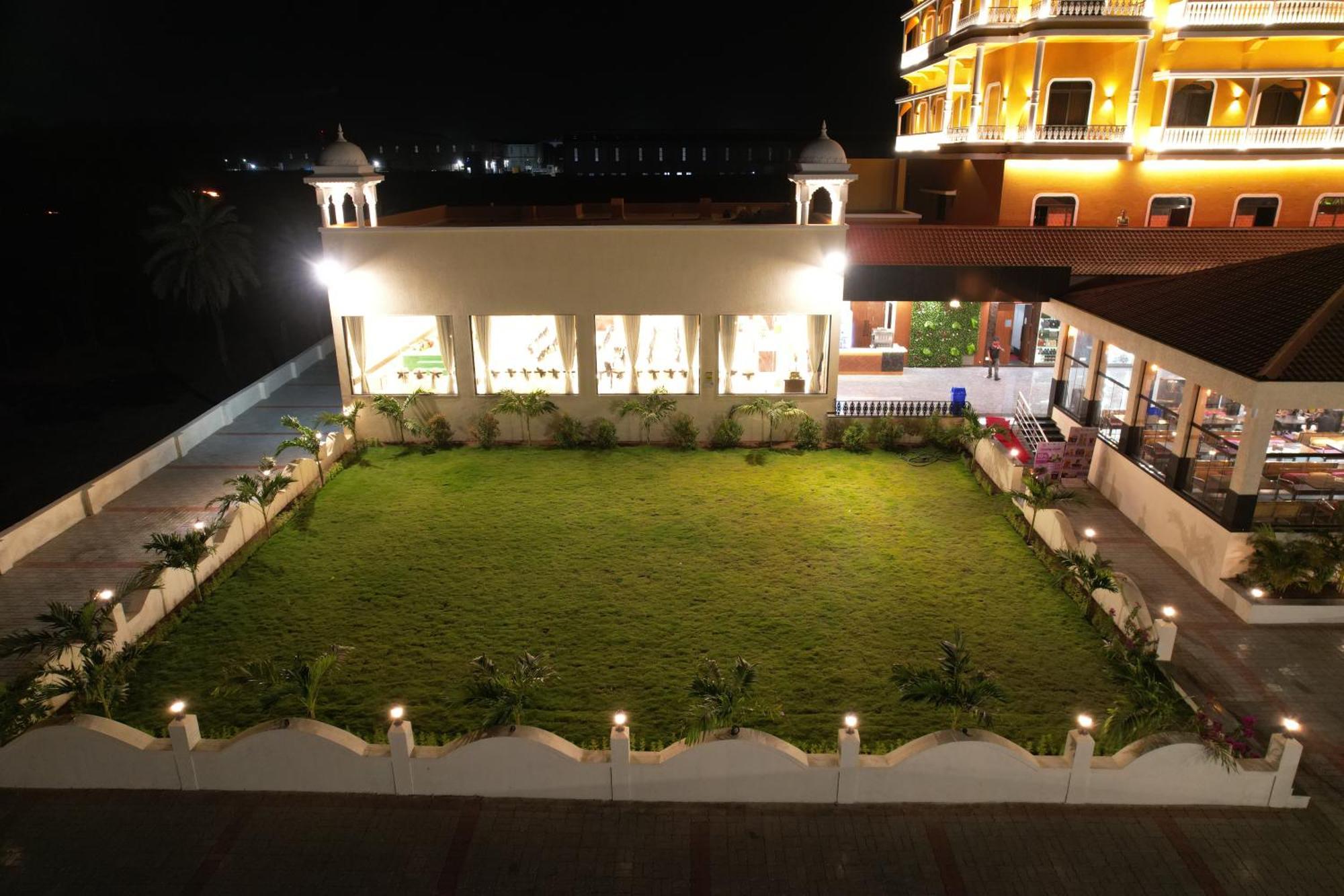 Hotel Grand Haveli Achad Exteriér fotografie